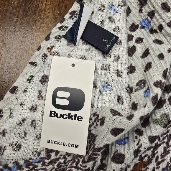 NWT NEW Daytrip by Buckle Mixed Print V-Neck Knit Long Sleeve Top | Size Small - Picture 10 of 11